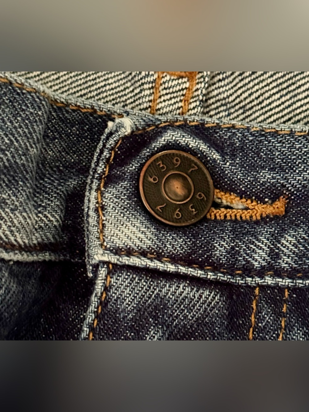 6397 Straight Leg Jeans / Clean Vintage / Size 27